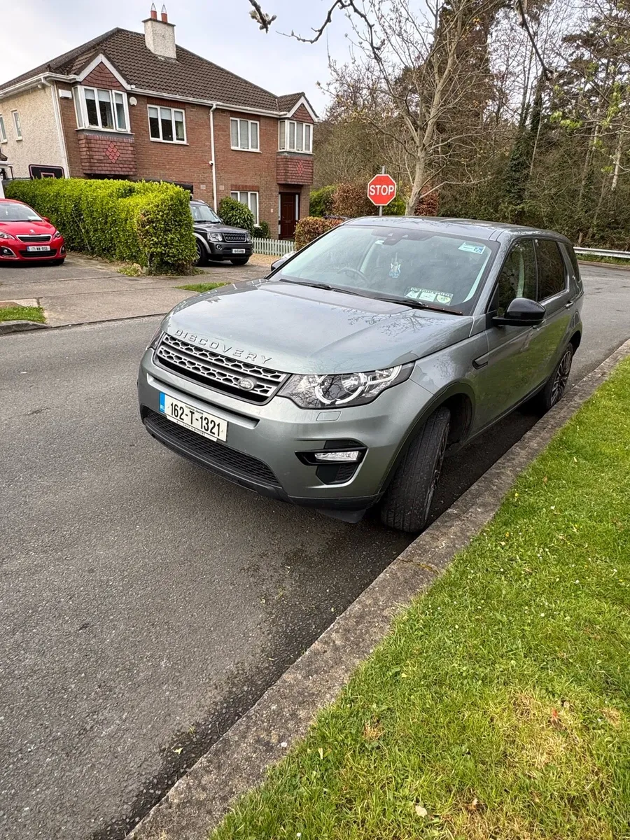 2016 Land Rover Discovery Sport - Image 2