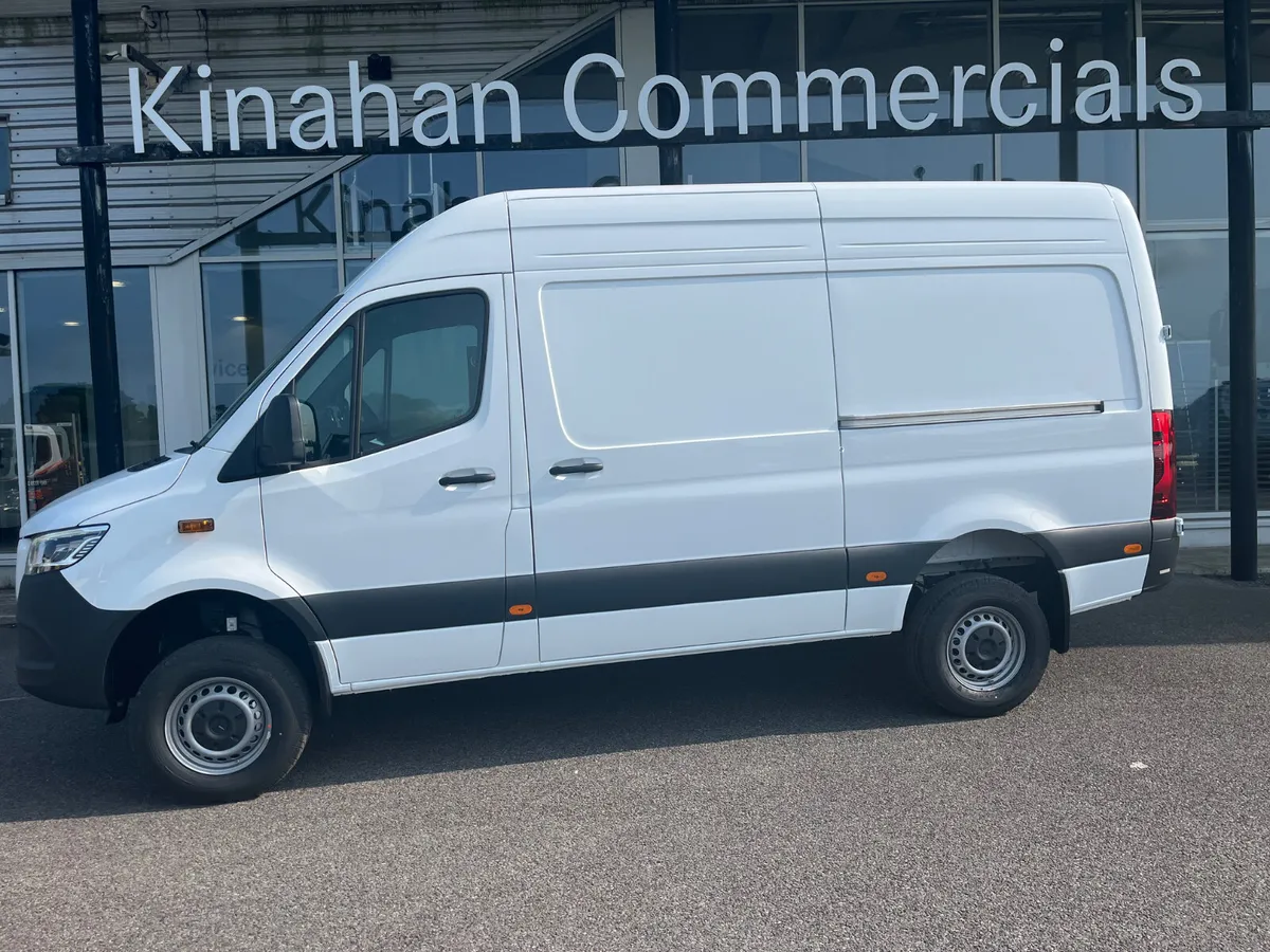 New Sprinter 319/36 MWB 4x4 - Image 2