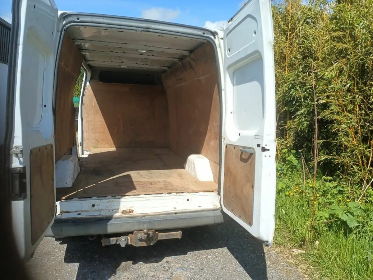Ford Transit 2010 - Image 1