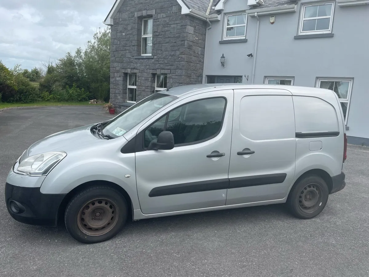 Van - Image 3