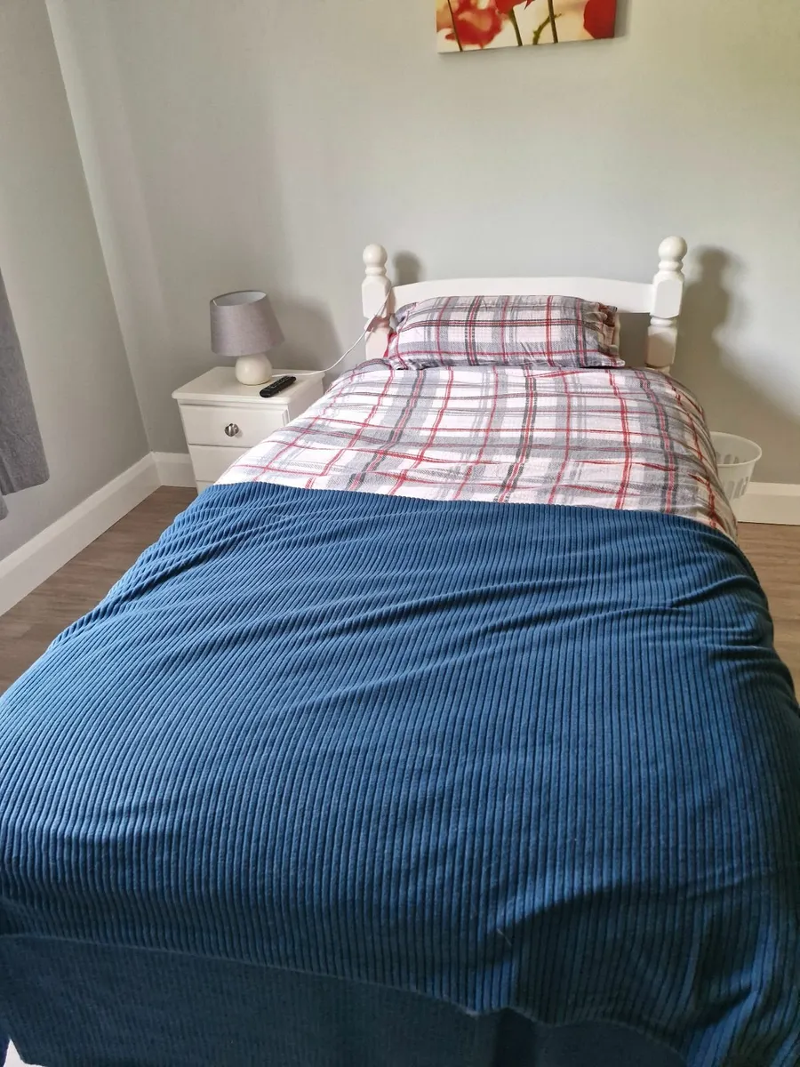 Single bed - Image 2