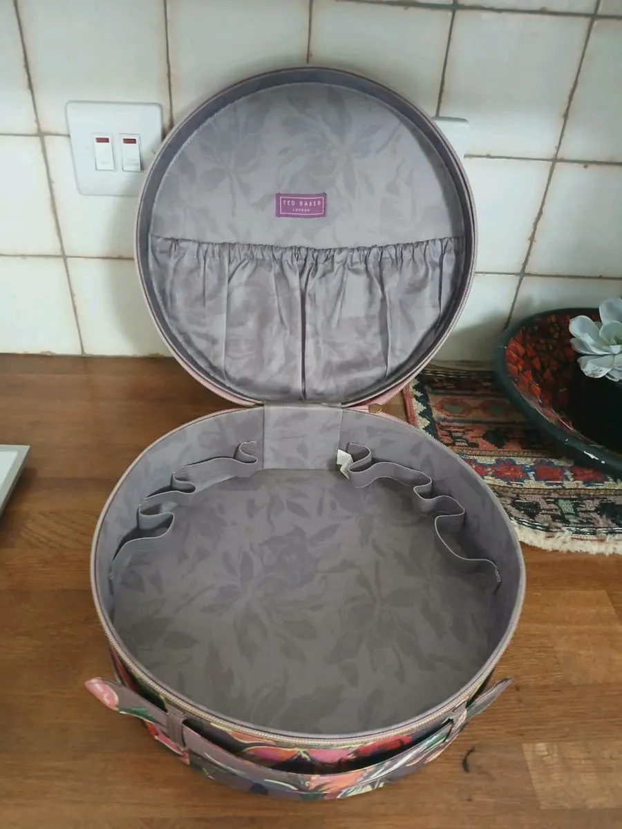 Ted Baker Toiletries case - Image 3