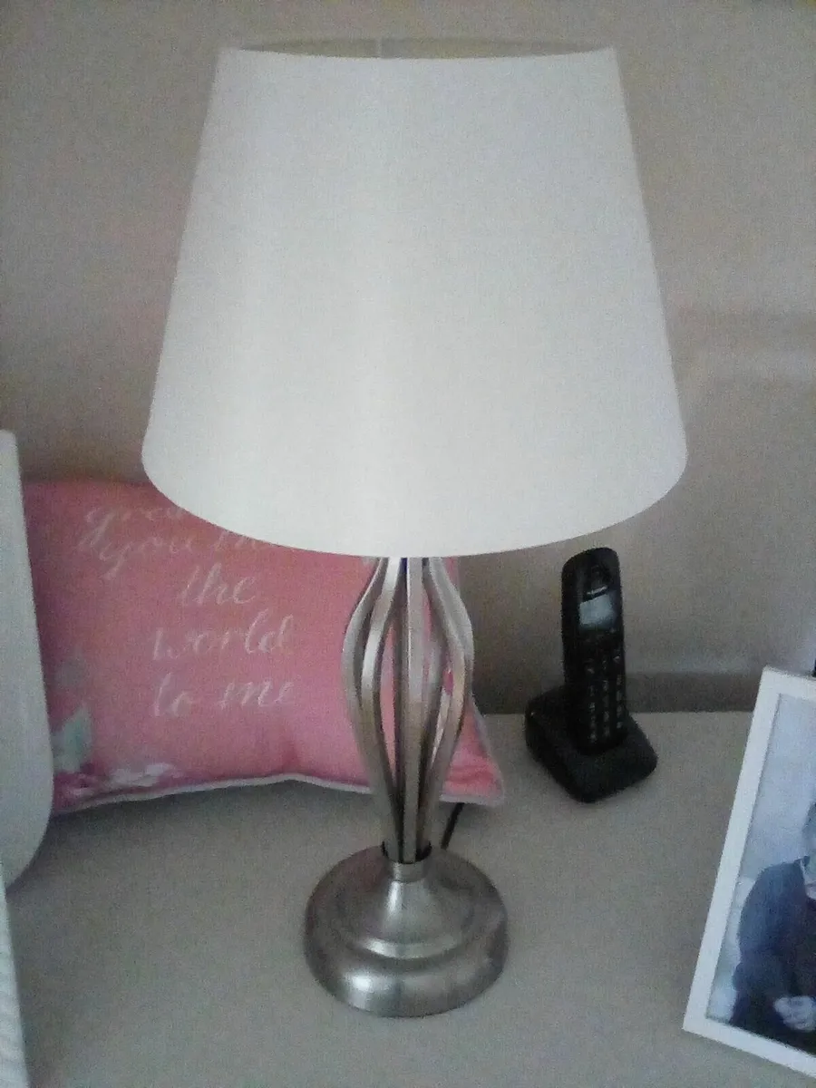 Table lamp