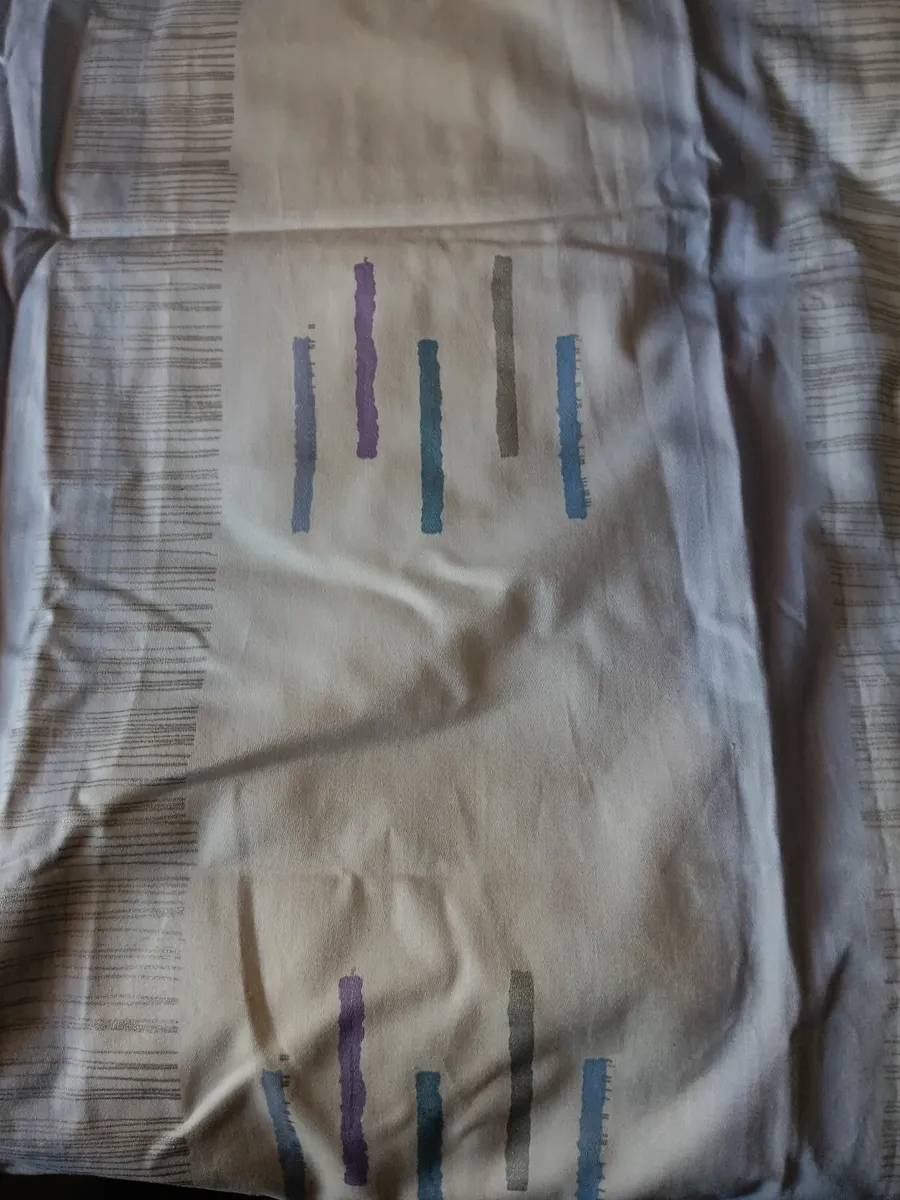 CURTAINS FOR SALE ( A PAIR, 1 SET) - Image 3