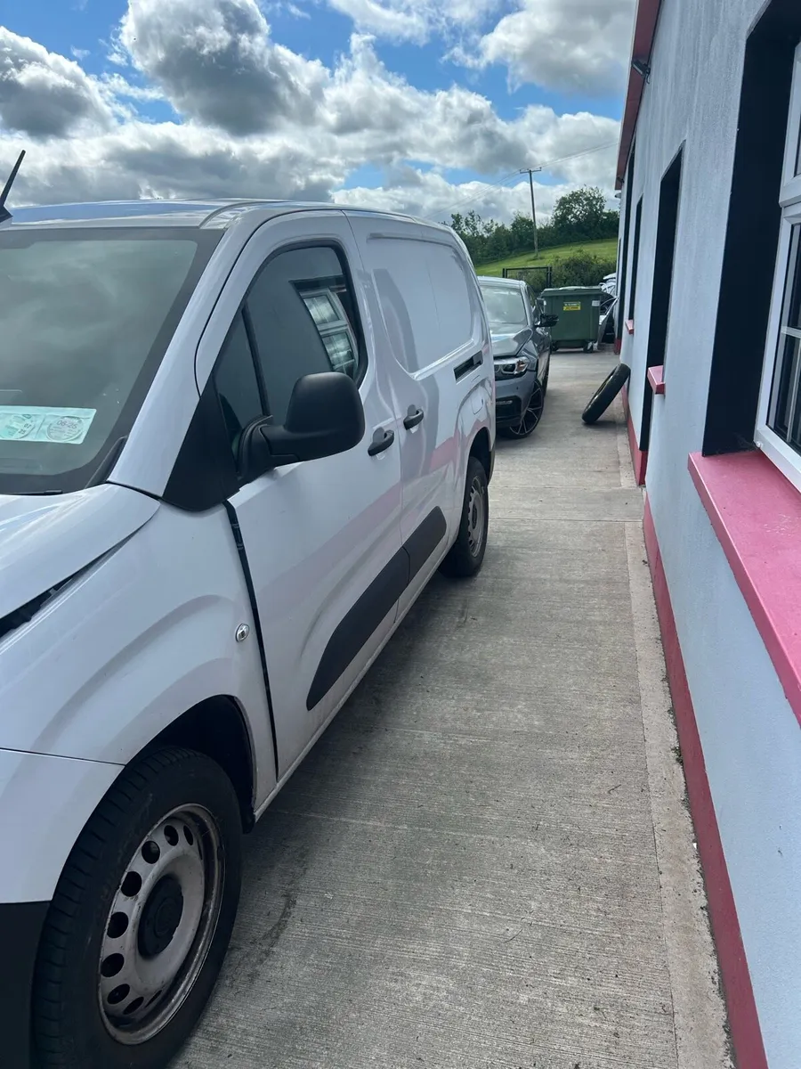 2023 Fiat Doblo, long wheelbase, two sliding doors - Image 2