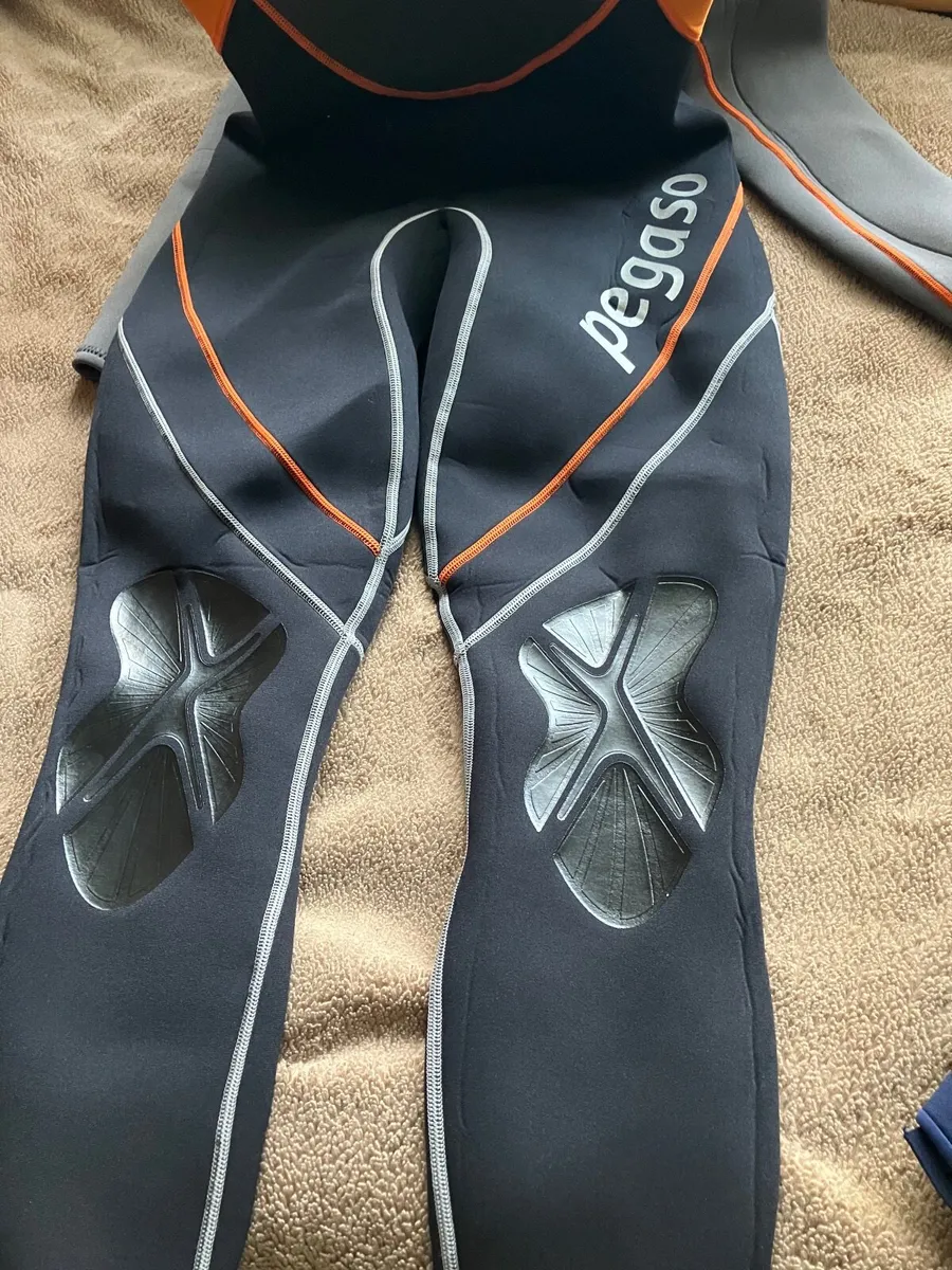 Wetsuit - Image 3