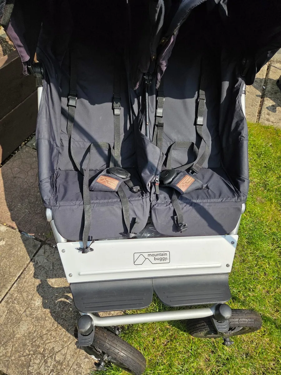 Mountain Duet Double Buggy w Newborn Plus Add On - Image 4