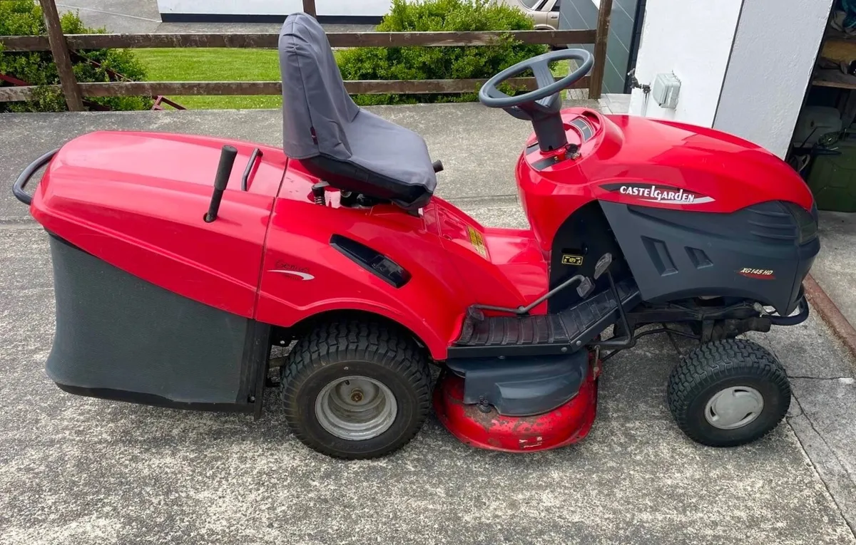 Castle Garden Ride on mower - Image 1