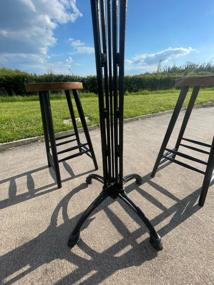 Cast iron tall wine table and oak stools - Image 3