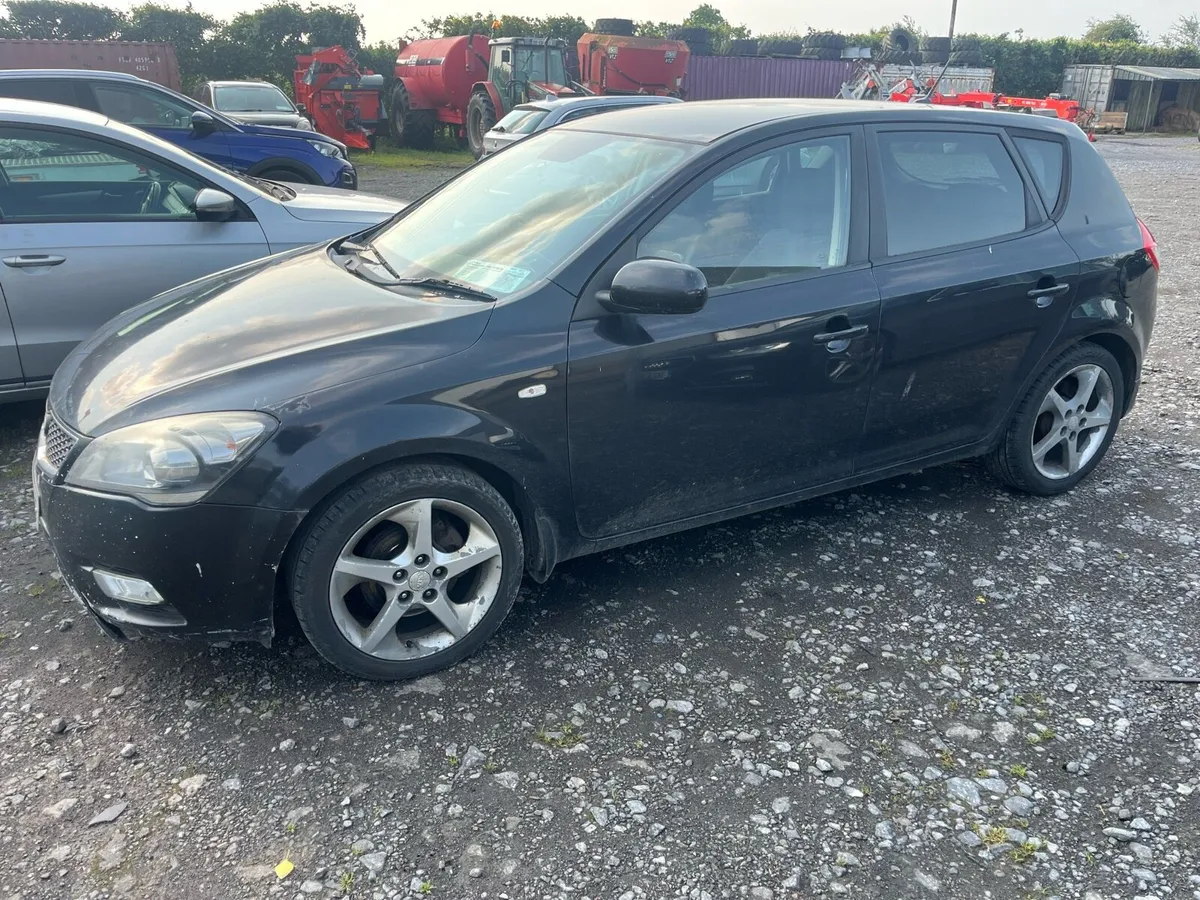 2010 Kia ceed tax and test - Image 1