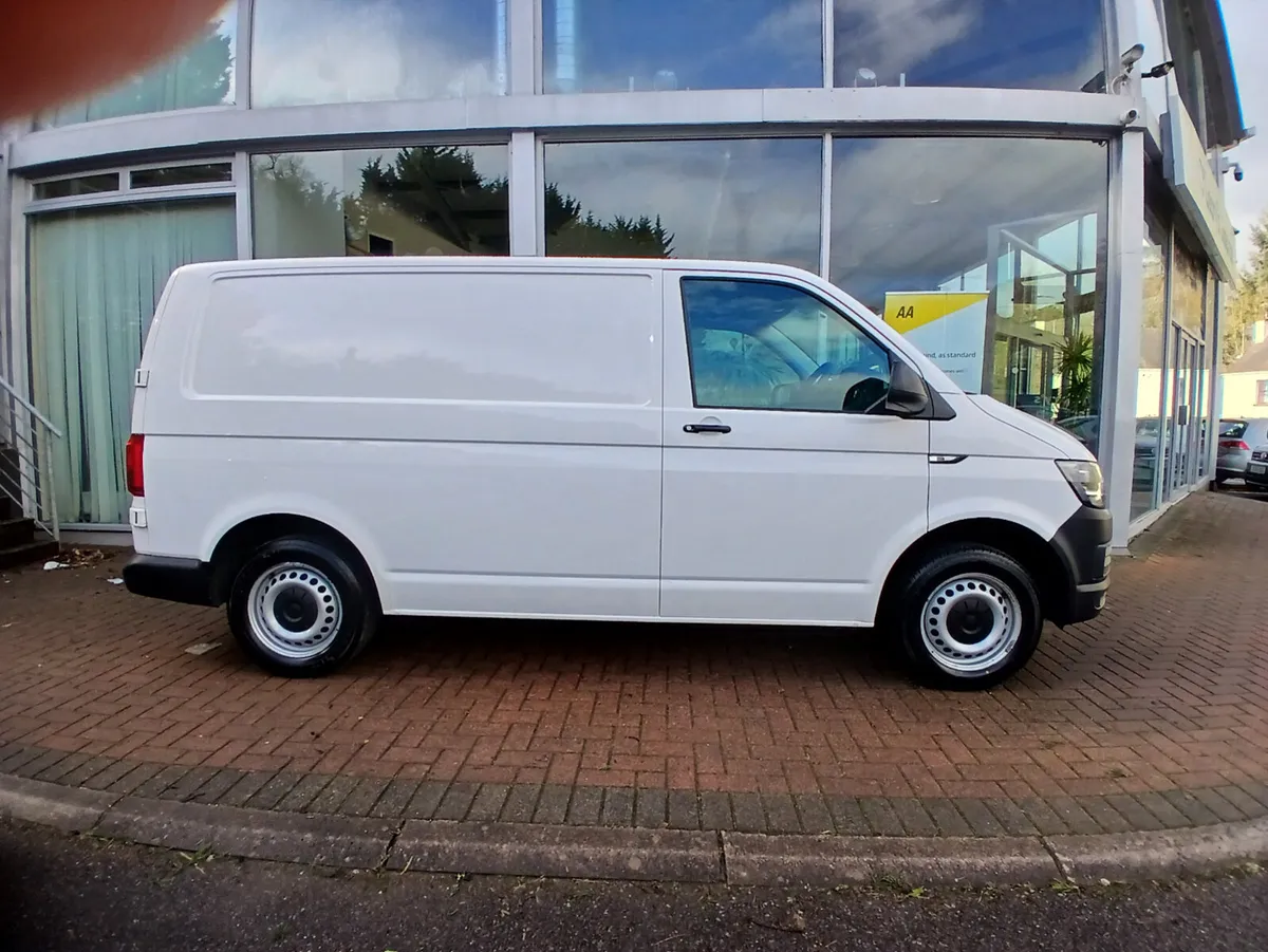 2019 Transporter 2.0 TDi 102Bhp Swb,  1 owner. - Image 2