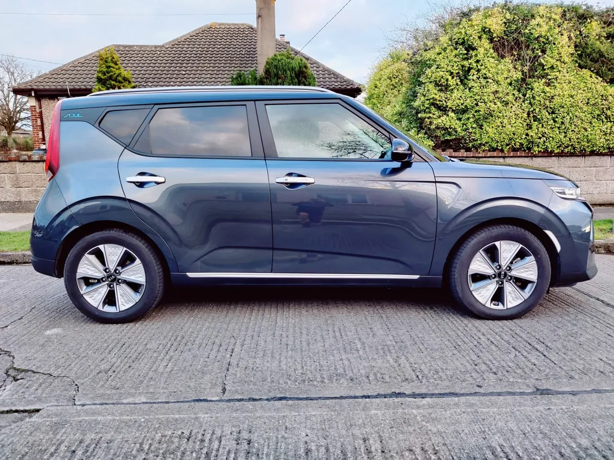 Kia Soul 2022... 7 year transferable warranty - Image 1