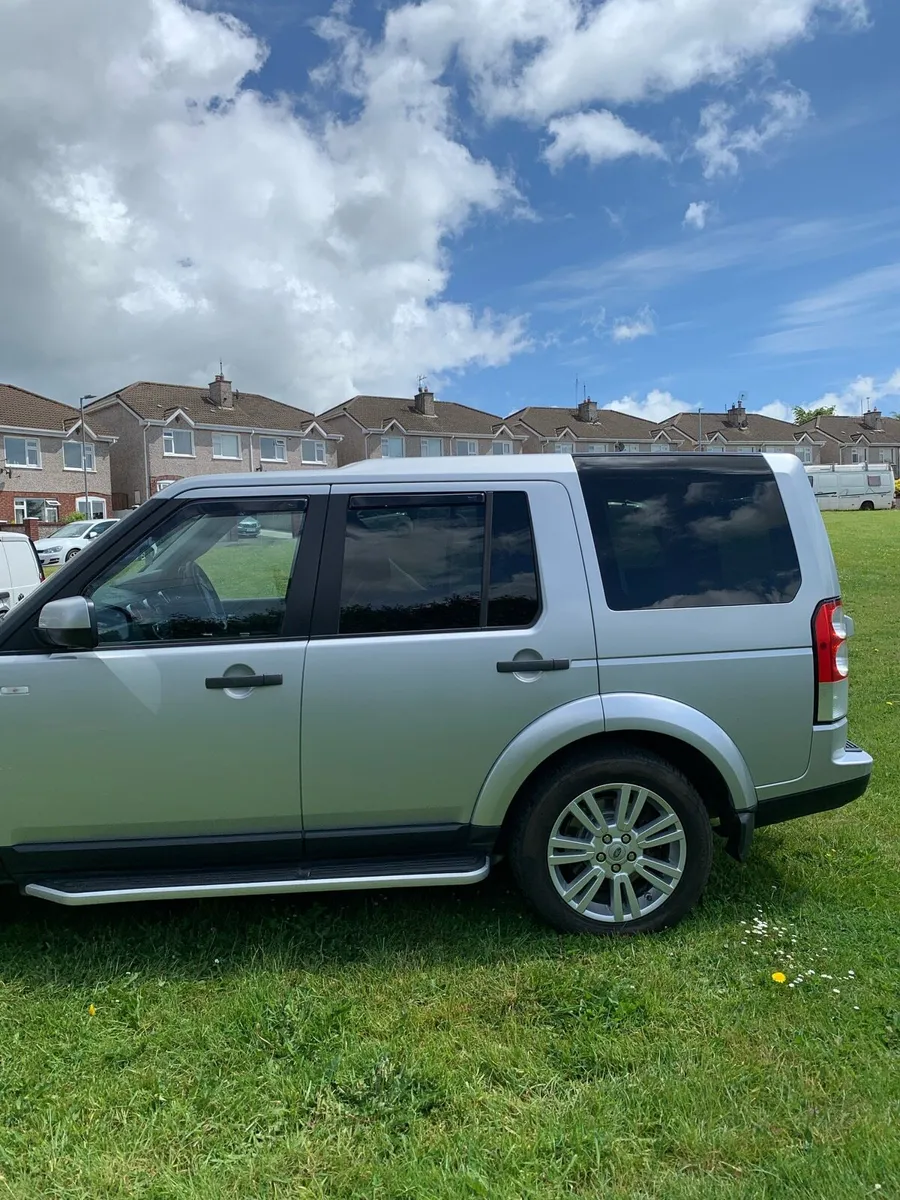 Land Rover Discovery 4 Crew Cab - Image 3