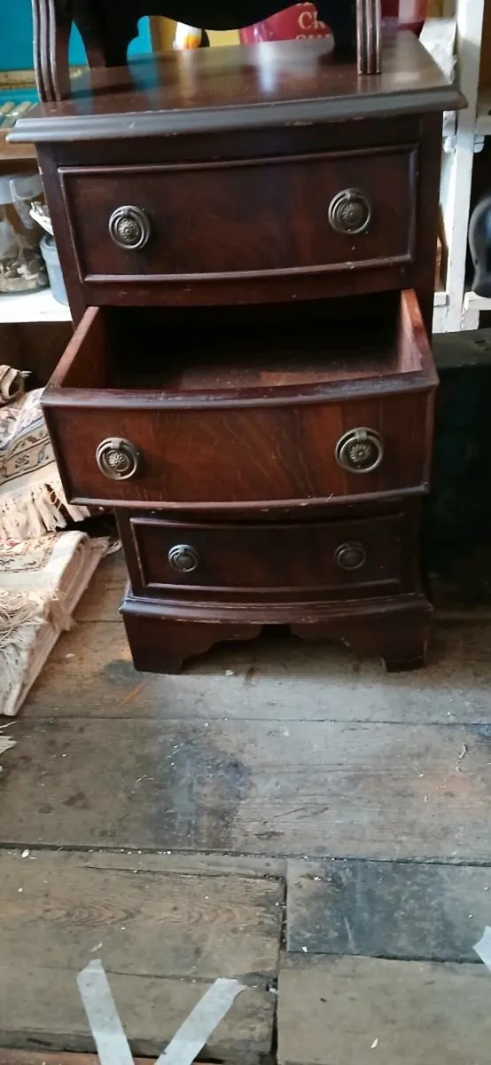 Small 4 drawer chest of drawers - Image 3
