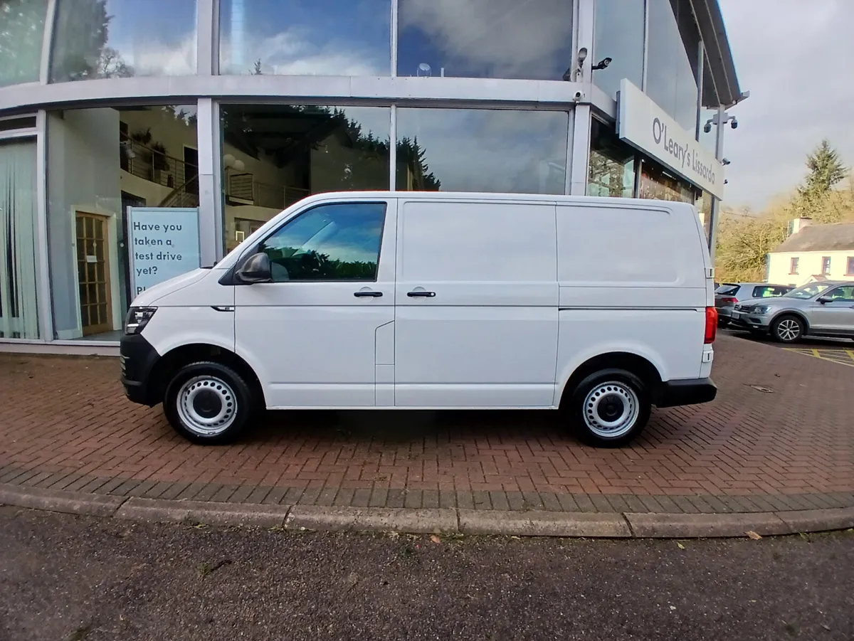 2019 Transporter 2.0 TDi 102Bhp Swb,  1 owner. - Image 3