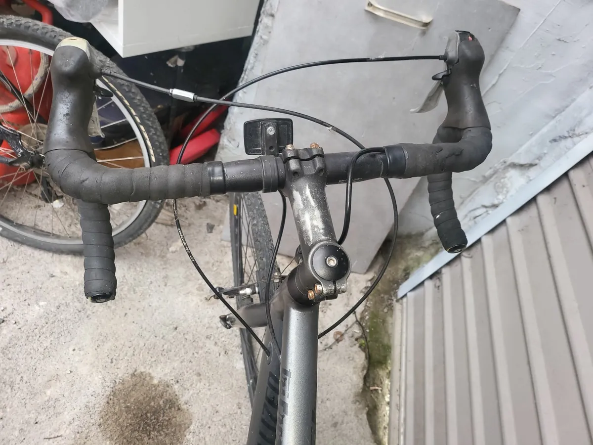 specilized tricross 24 speed lightweight man racer - Image 2
