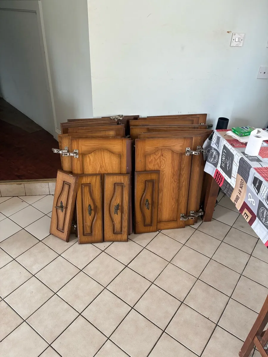 Kitchen unit doors - Image 3