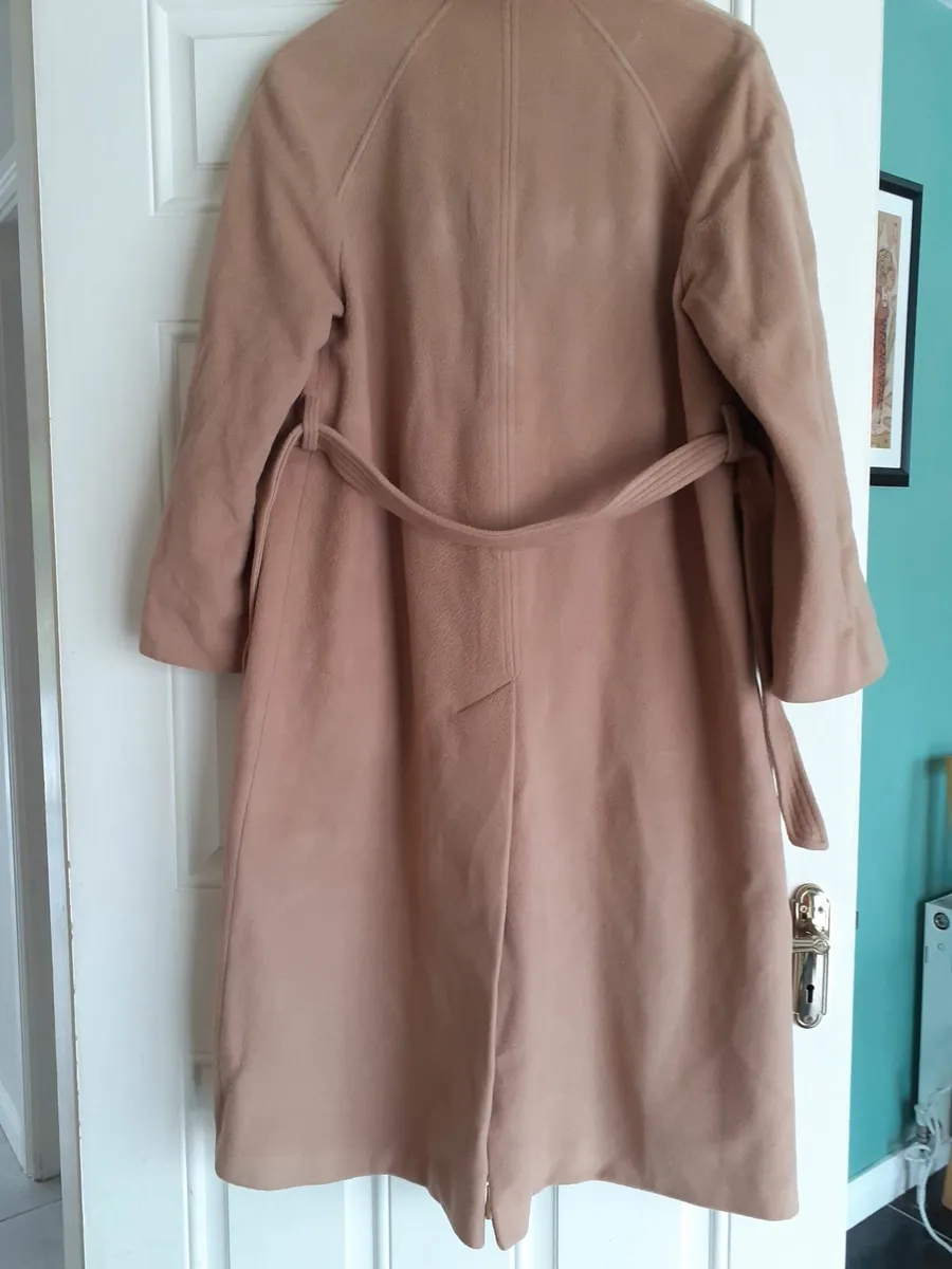 Woman's Coat - Image 2