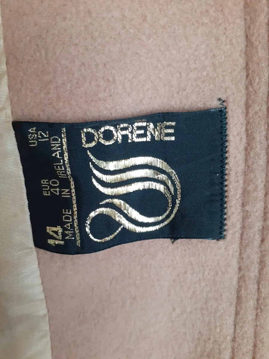 Woman's Coat - Image 3