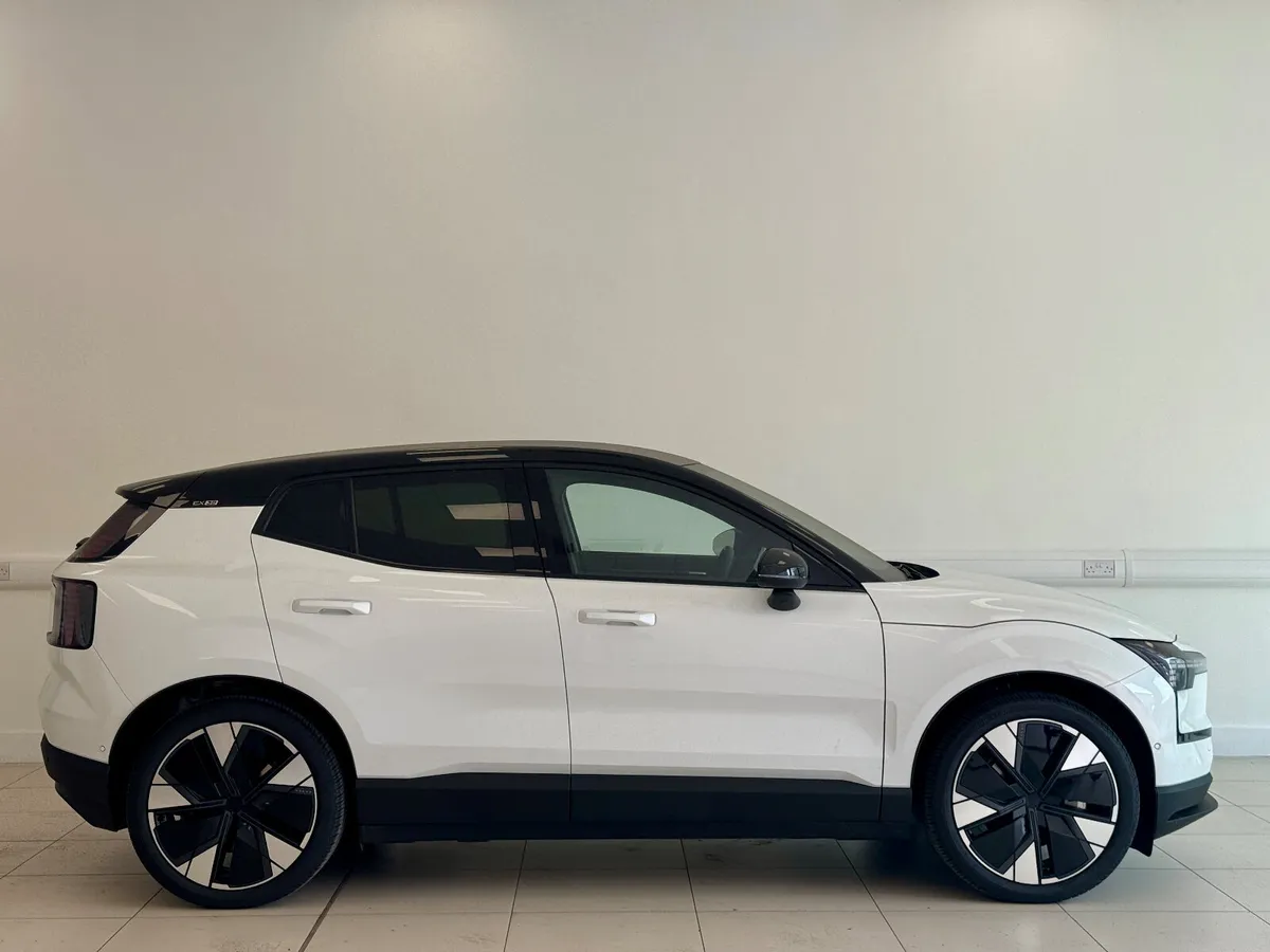 Volvo EX30 2024 - Image 3