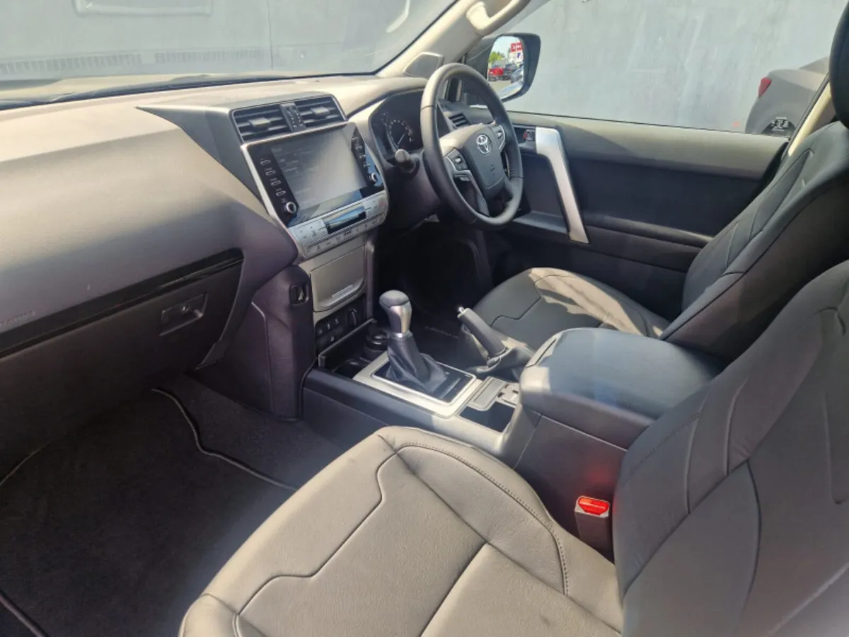 Toyota Land Cruiser 2.8 LWB Auto Commercial With L - Image 2