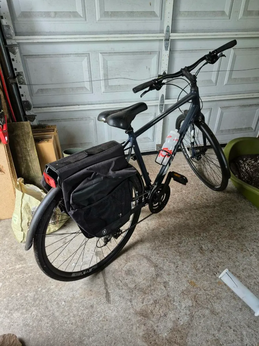Giant Escape city 3 disk mens bike - Image 2