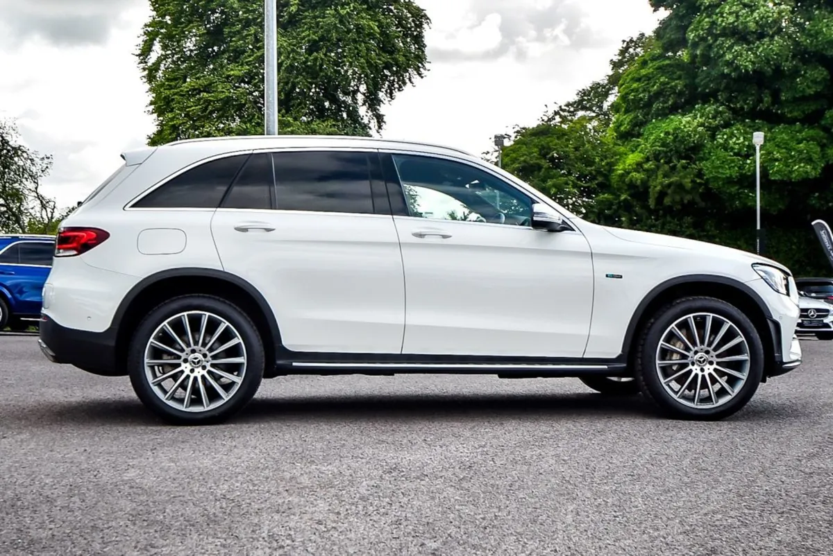 Mercedes-Benz GLC-Class 300de AMG Premium 4matic - Image 3