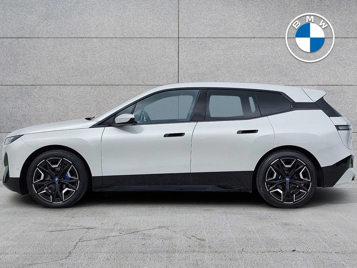 BMW IX Xdrive40 M Sport Edition - Image 3