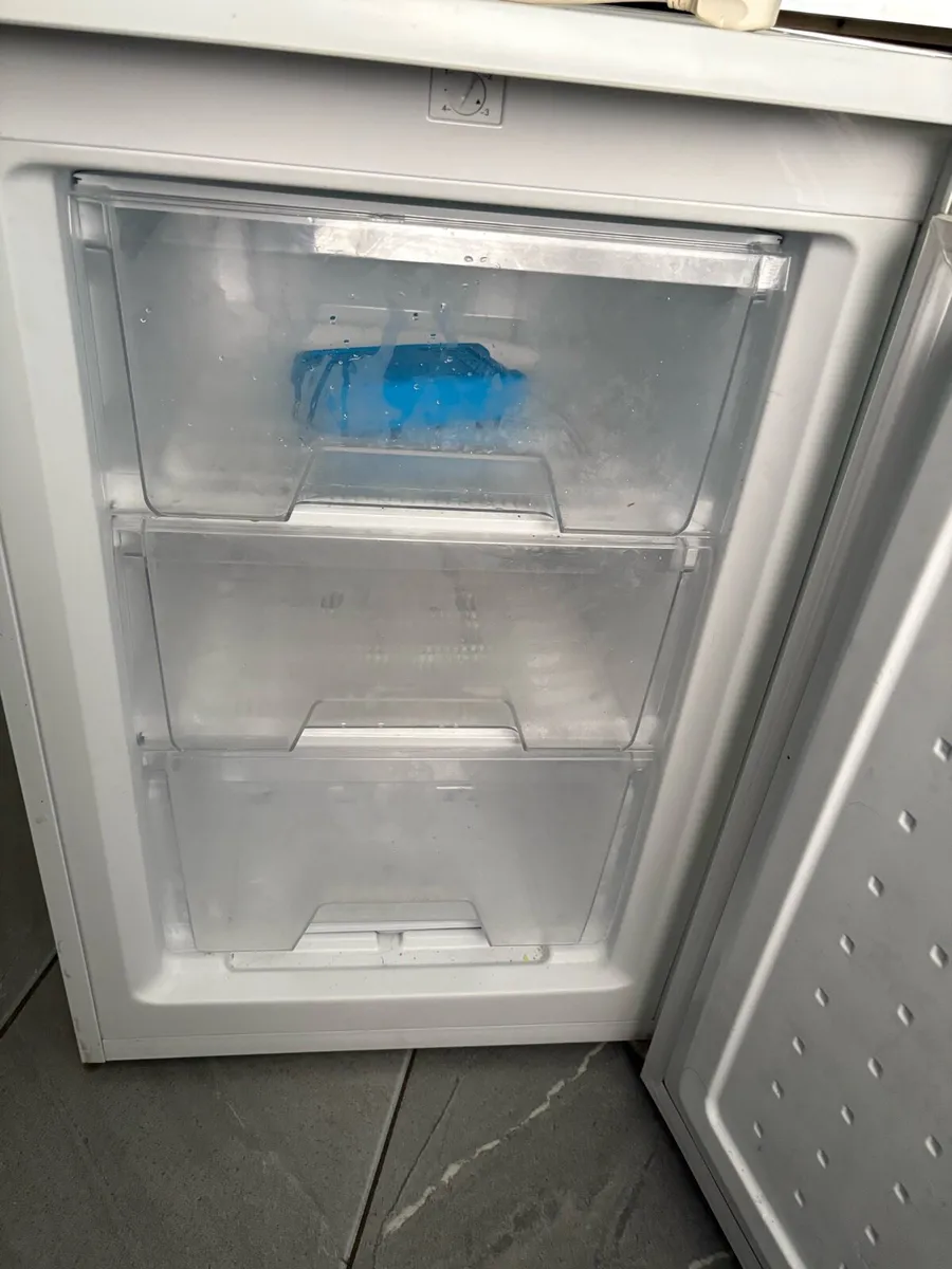 Under counter freezer - Image 4