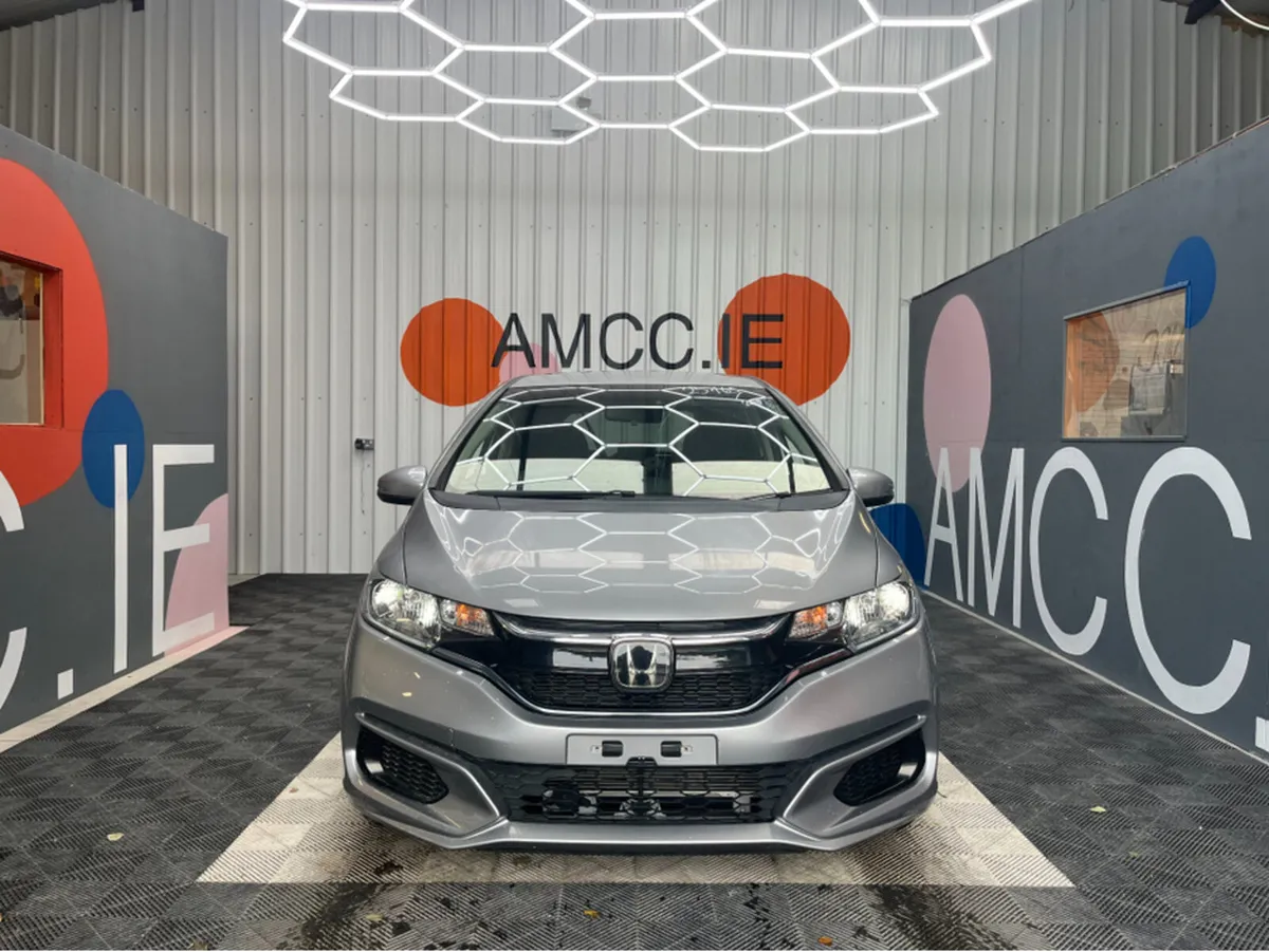 Honda Fit 1.5 HYBRID / 48k KMs / REVERSE CAMERA , - Image 2