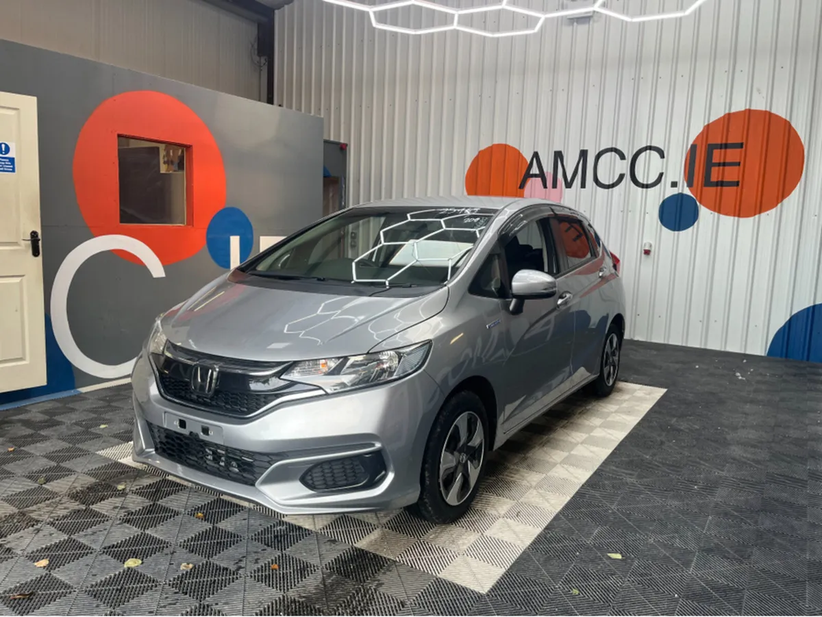 Honda Fit 1.5 HYBRID / 48k KMs / REVERSE CAMERA , - Image 3