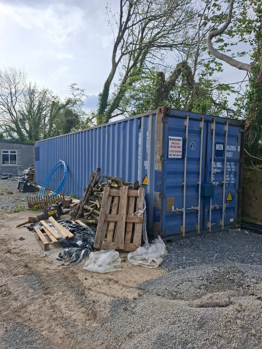 Storage container