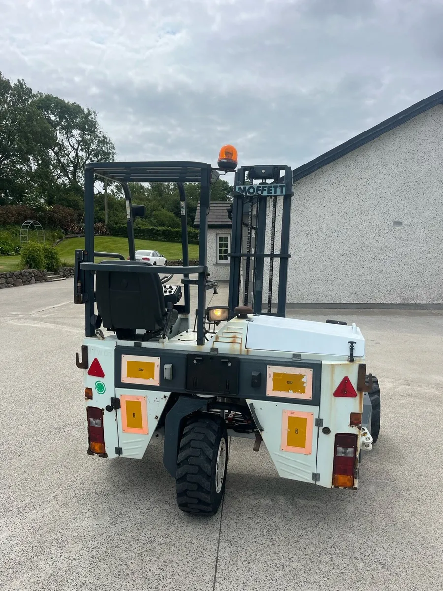 Moffett forklift (only 751 hrs) - Image 4
