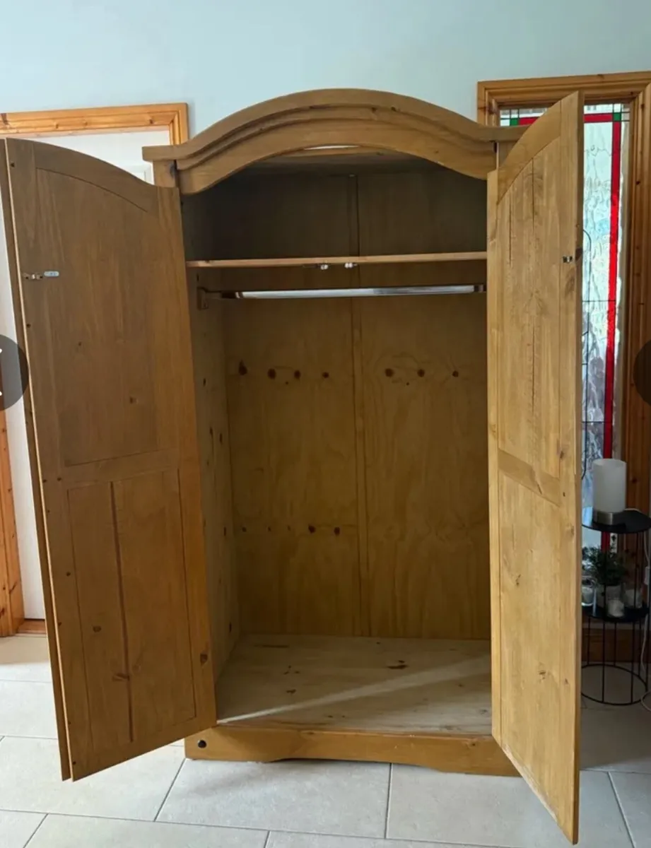 Wardrobe - Image 2