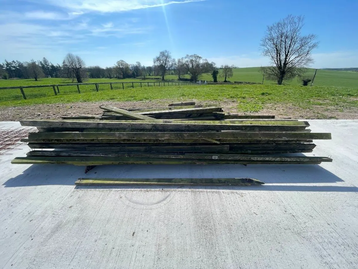 Creosote Post and Rail fence - used - Image 4