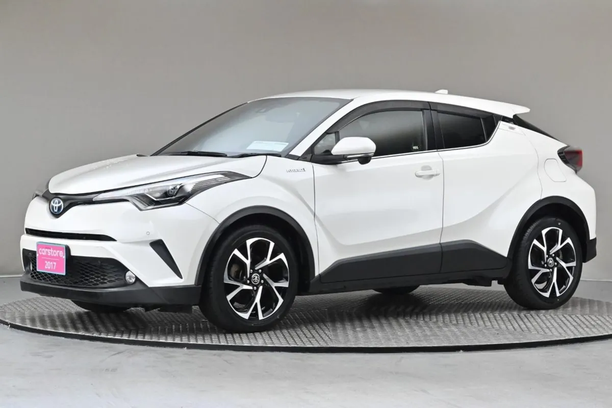 Toyota C-HR 1.8 Hybrid  full Leather reverse Cam - Image 4