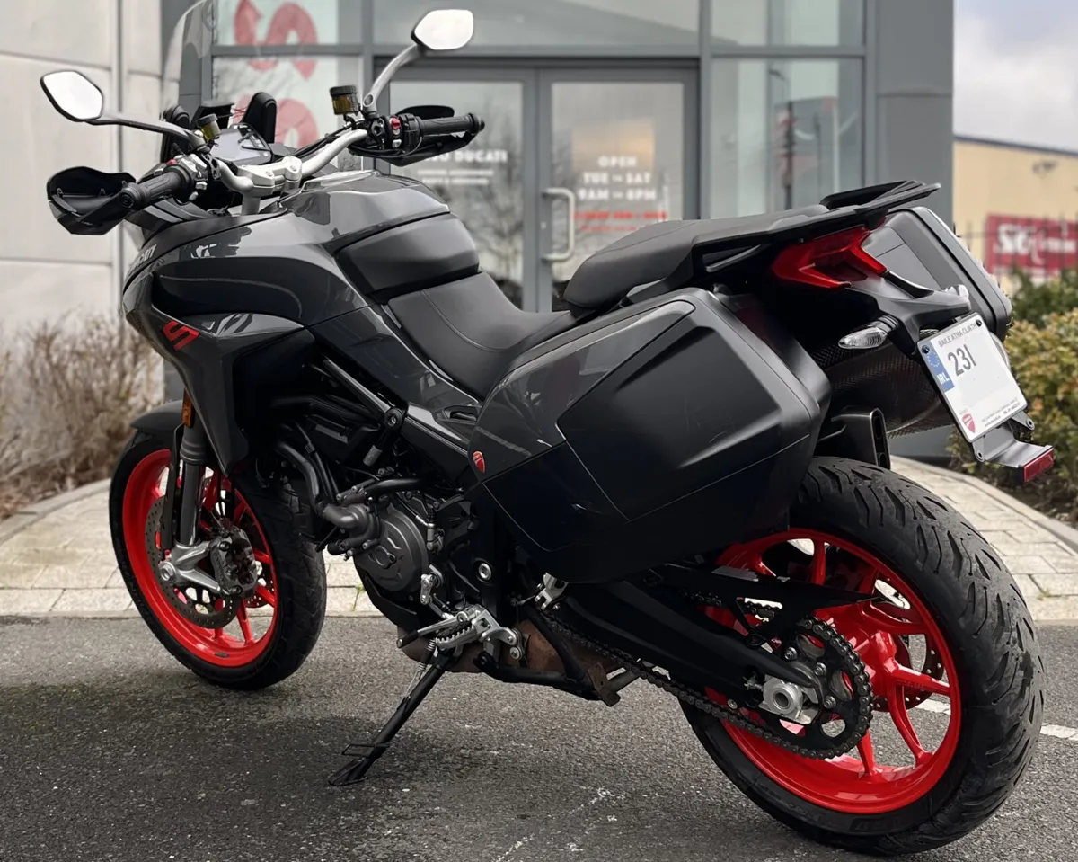 DUCATI MULTISTRADA V2 "S model" TOUR - Image 4