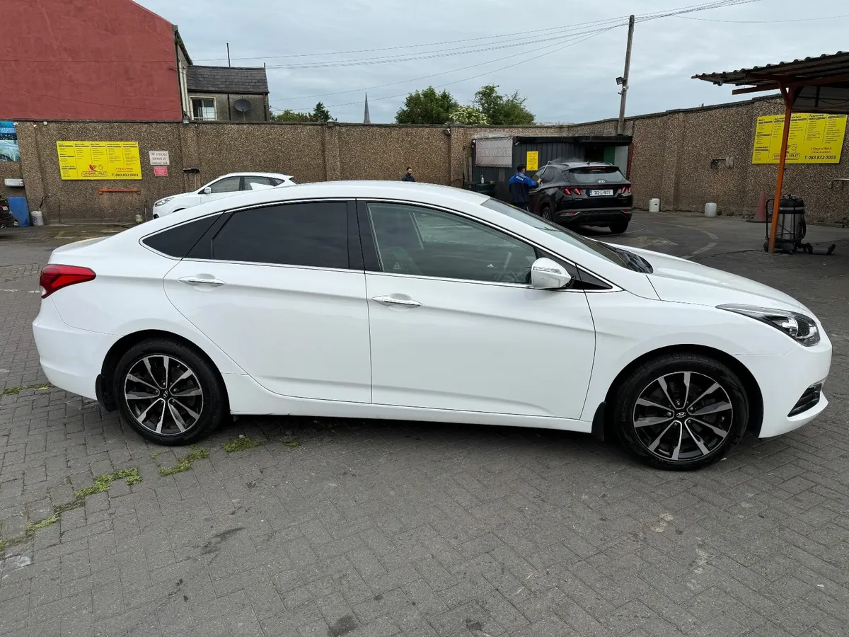 Hyundai i40 2018 1.7D - Image 2