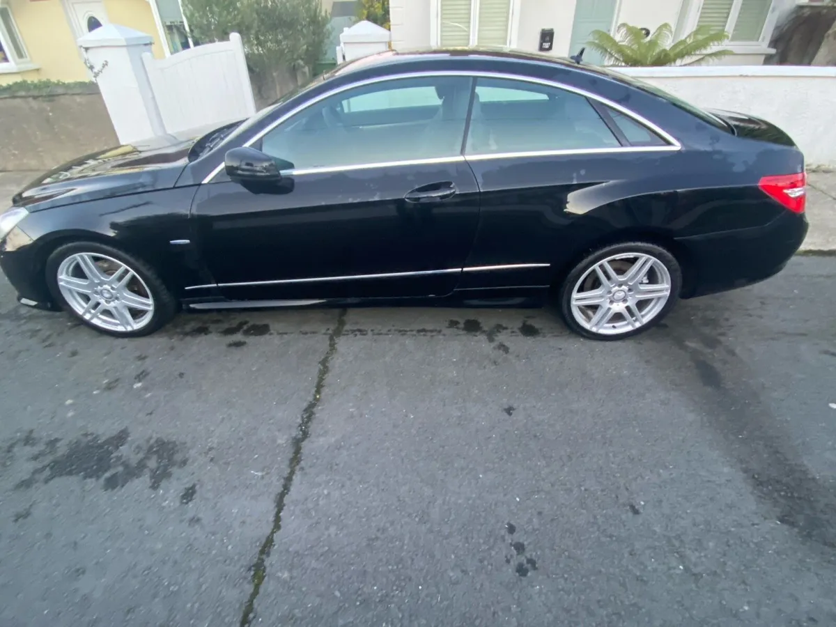 Mercedes E250 - Image 2
