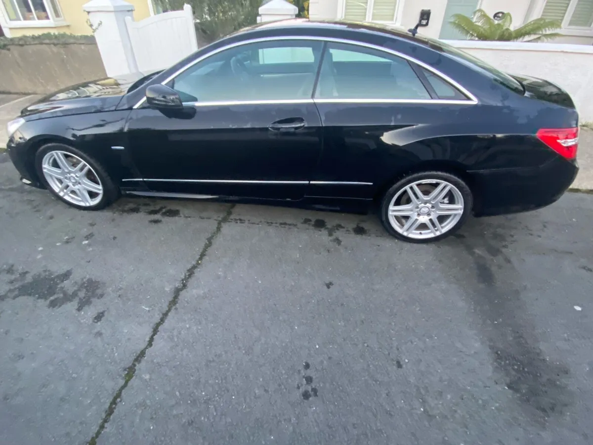 Mercedes E250 - Image 3