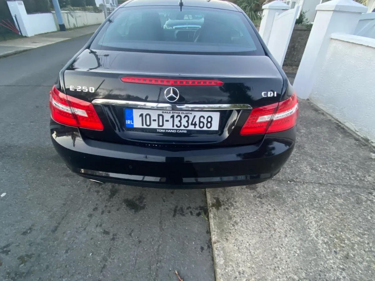 Mercedes E250 - Image 4