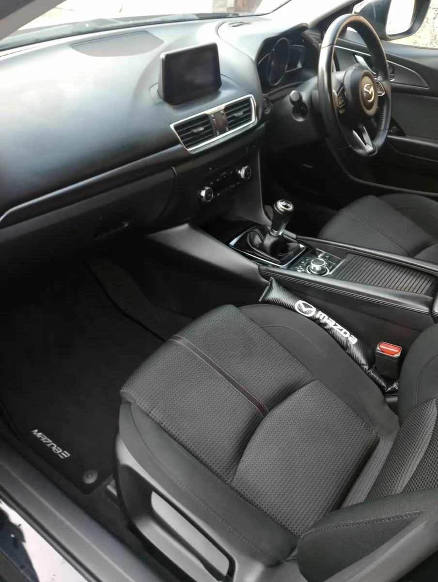 Mazda3 2017 Sport Nav - Image 3