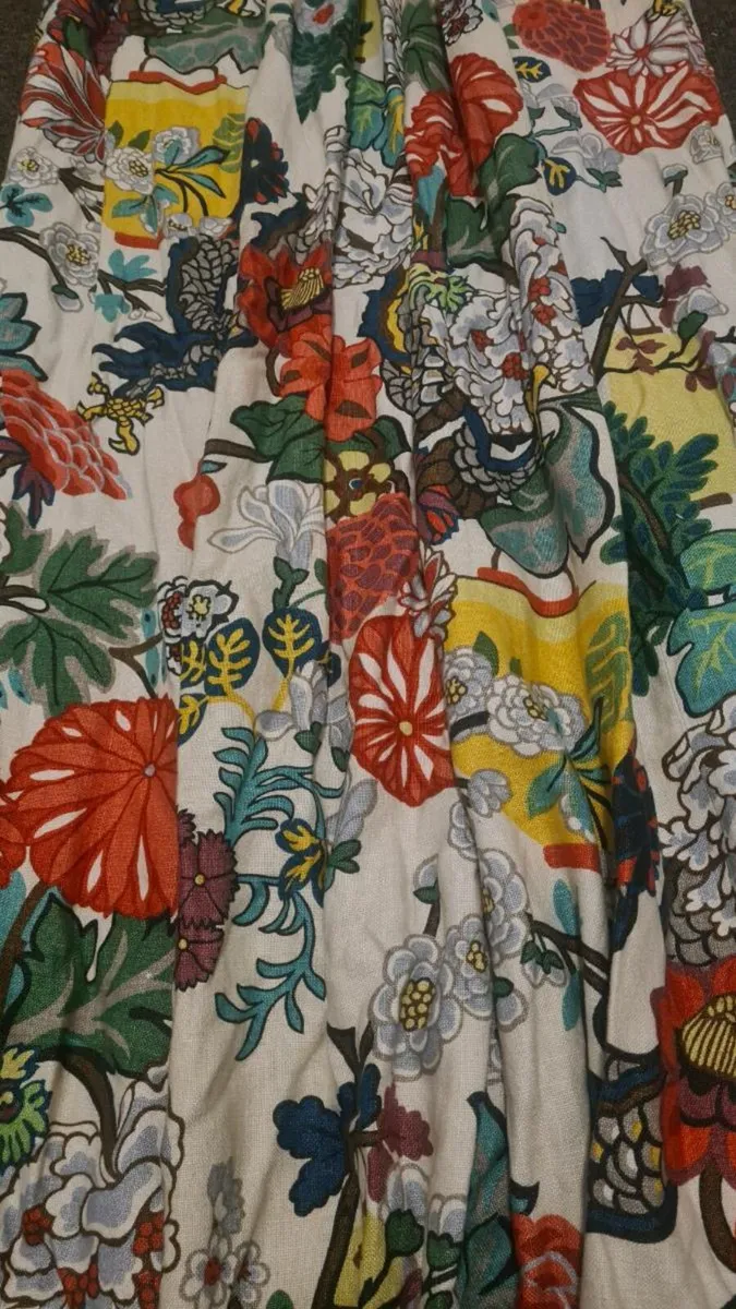 Curtains - Image 2