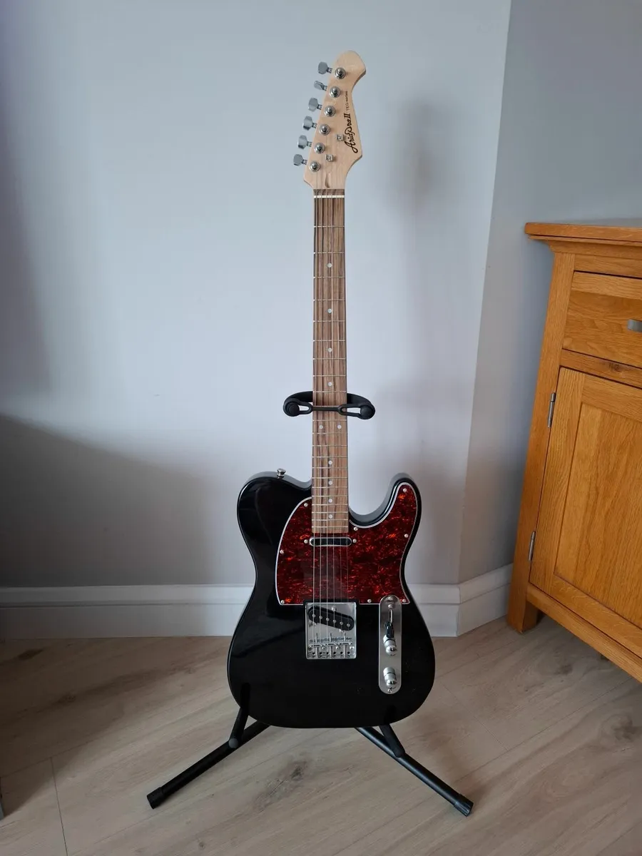 Guitar - Image 4