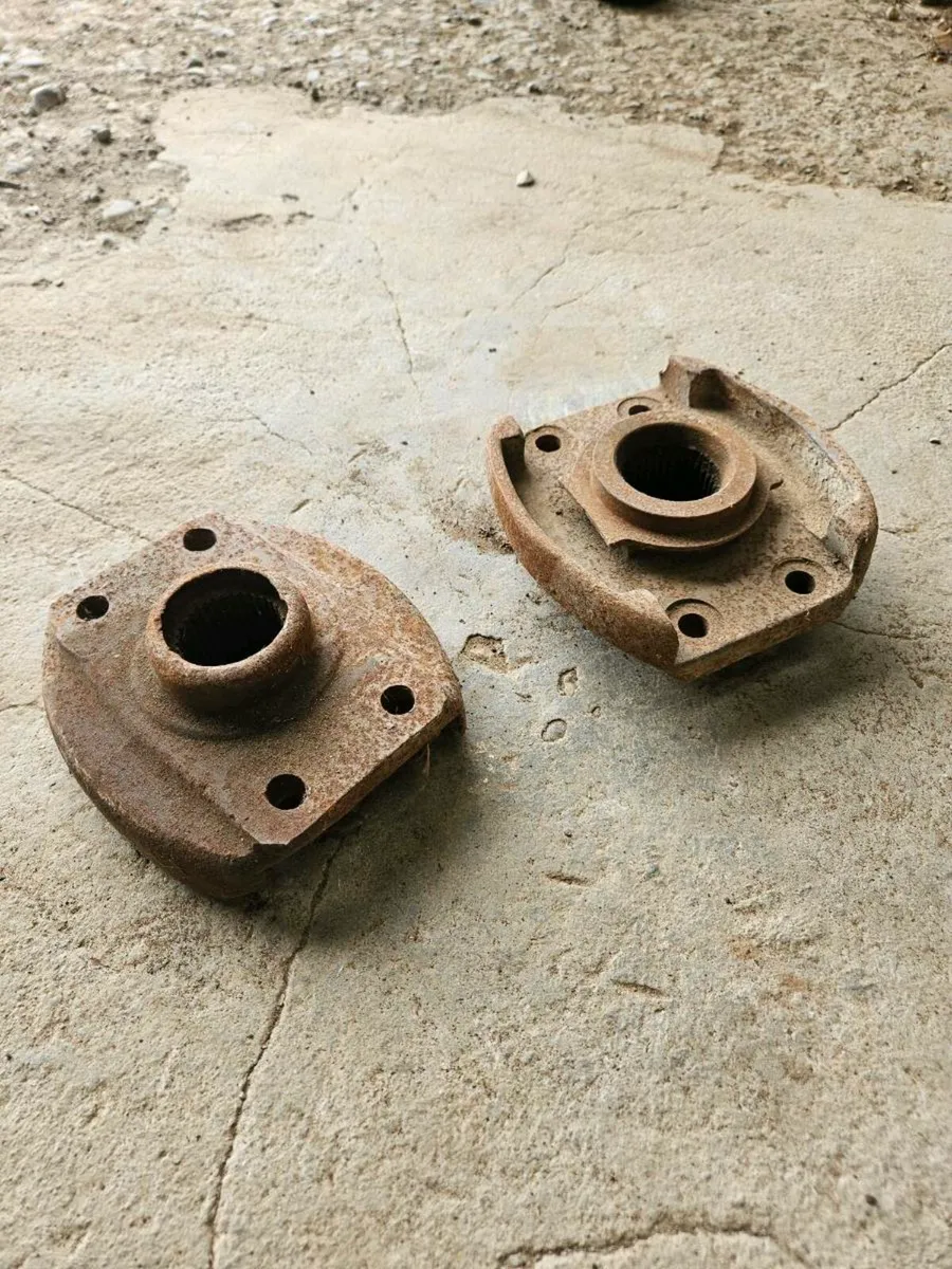Genuine Kuhn Bolt-on Tine Bracket Y23178-6256030N - Image 2