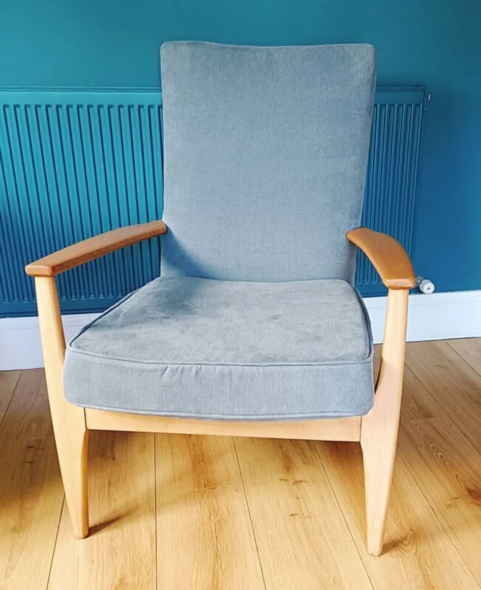 Mid Century Vintage Retro Parker Knoll fireside Chairs - Image 1