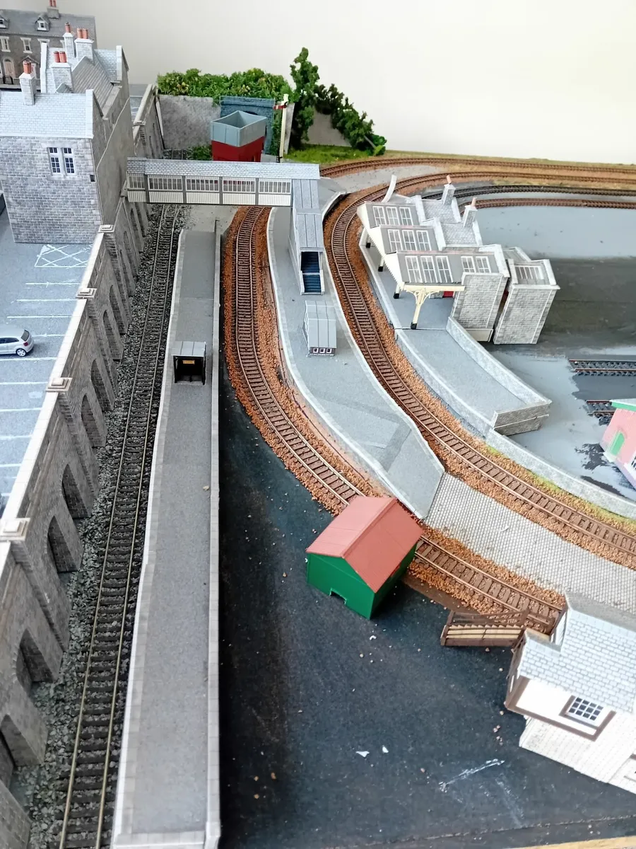 Working OO Gauge Model Railway Layout 8' x 4' - Image 2