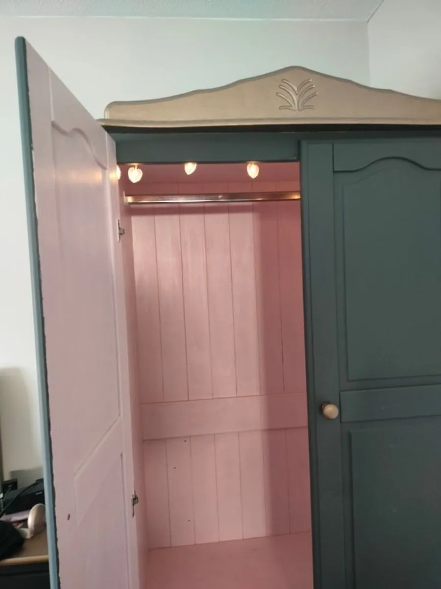 Bedroom furniture - Image 3