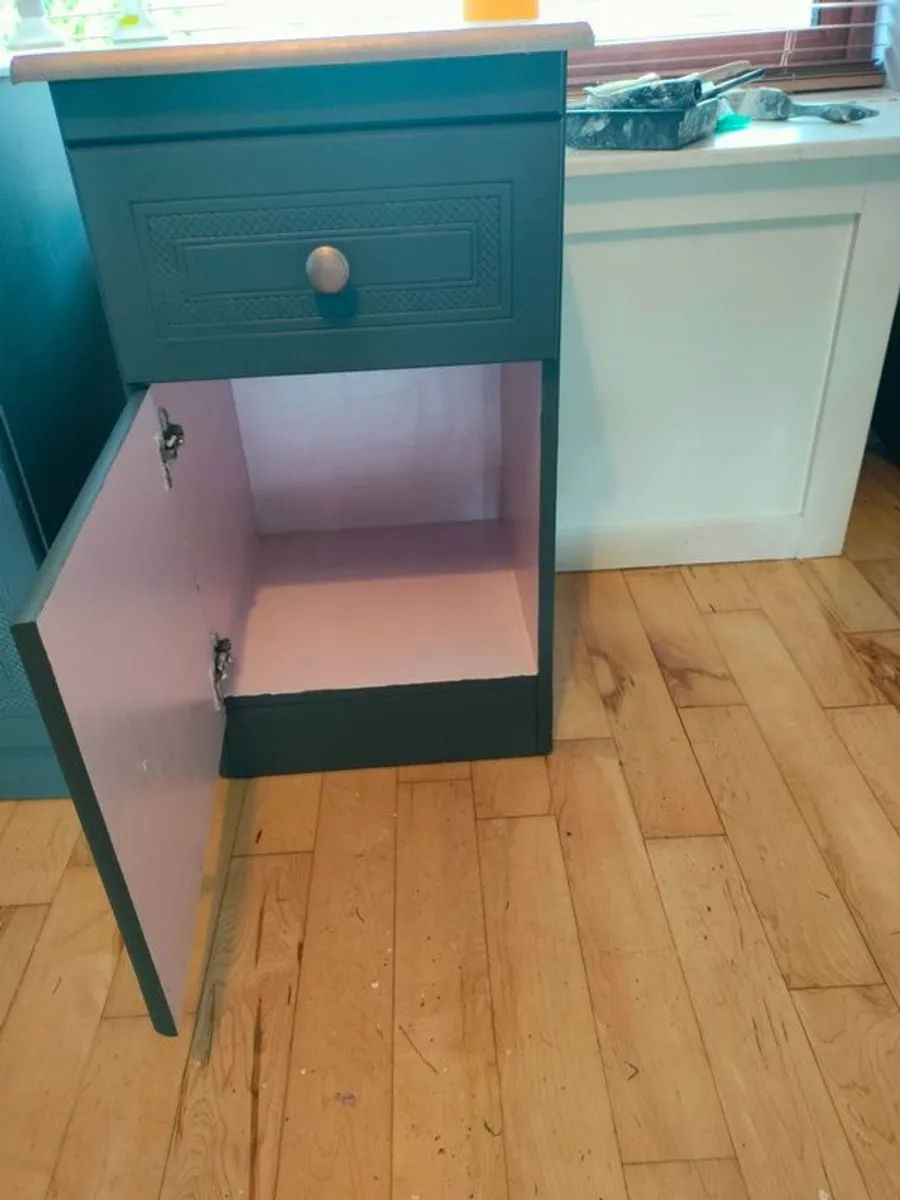 Bedroom furniture - Image 4