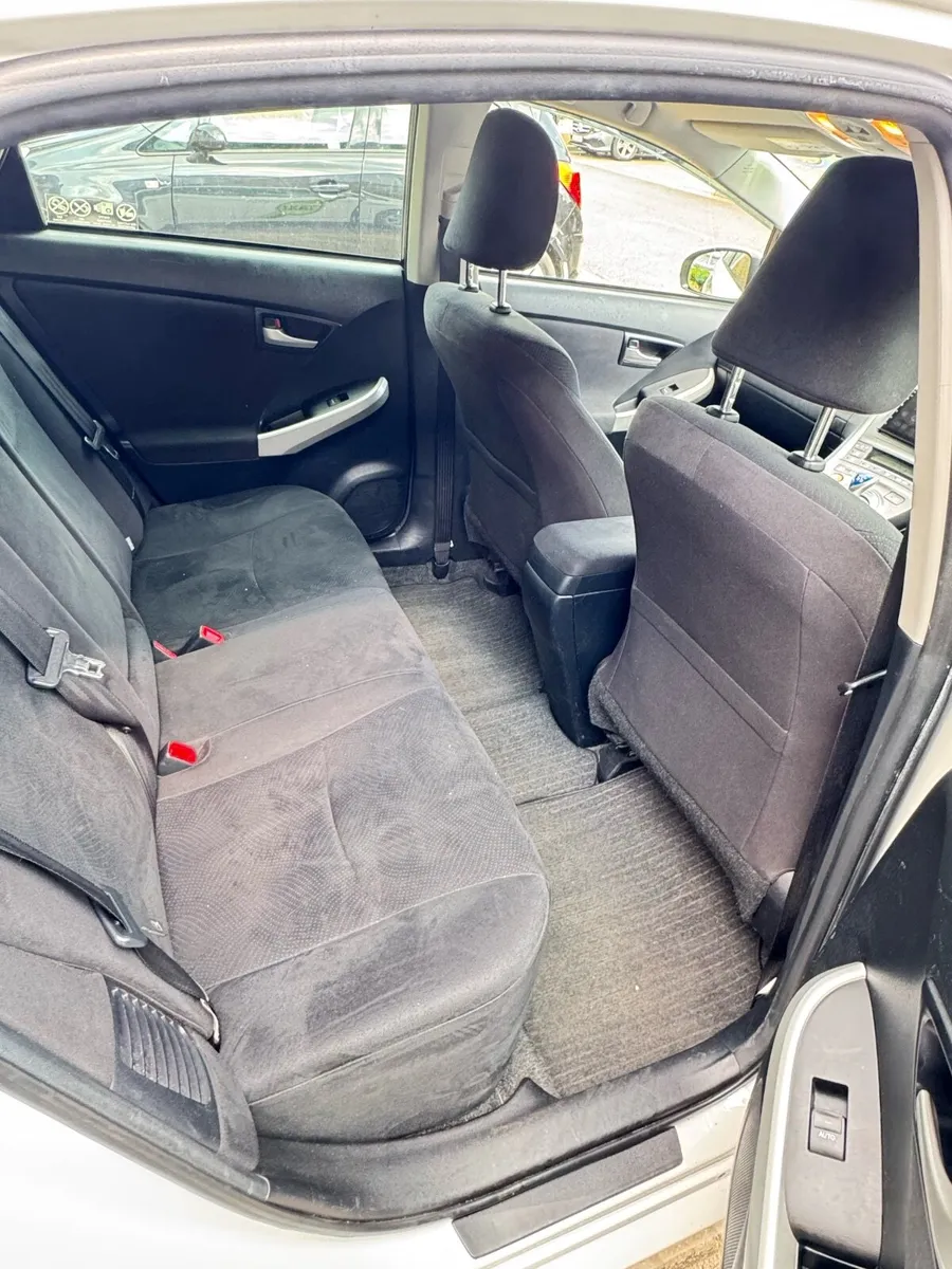 Toyota Prius 2015 - Image 3